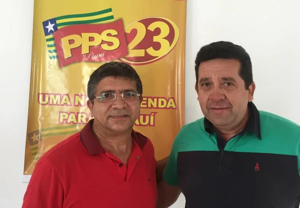 Paulo Roberto da Iluminação ao lado de Celso Henrique. O ex-vereador pode deixar o PTB para se filiar ao PPS