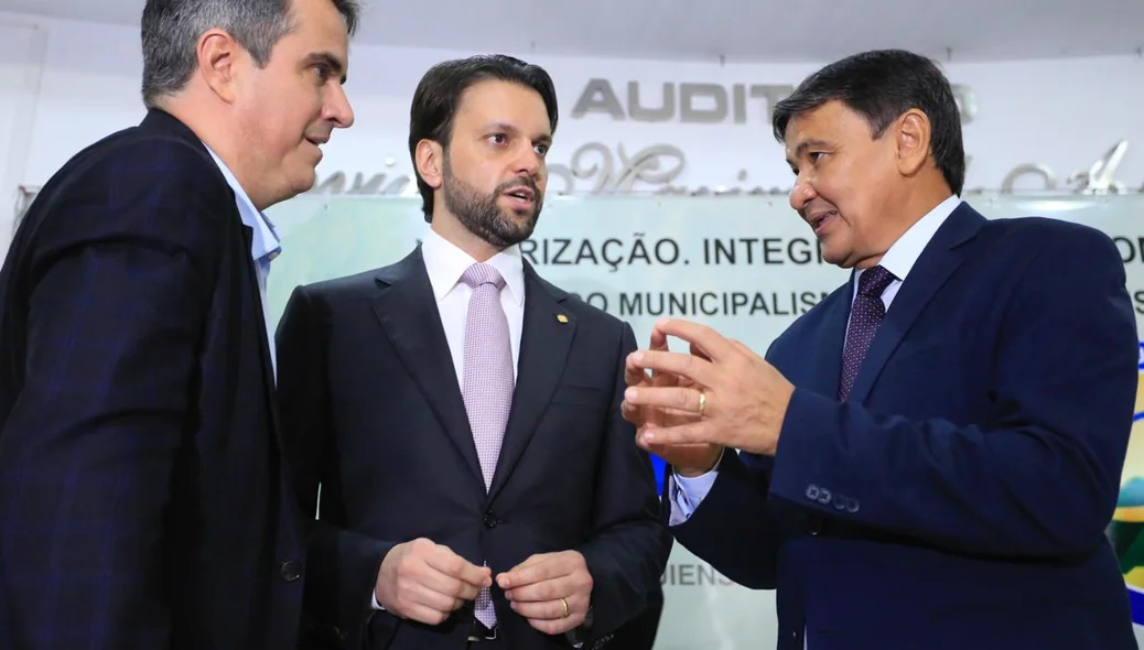 Ministro Alexandre Baldy ao lado de Ciro Nogueira e Wellington Dias