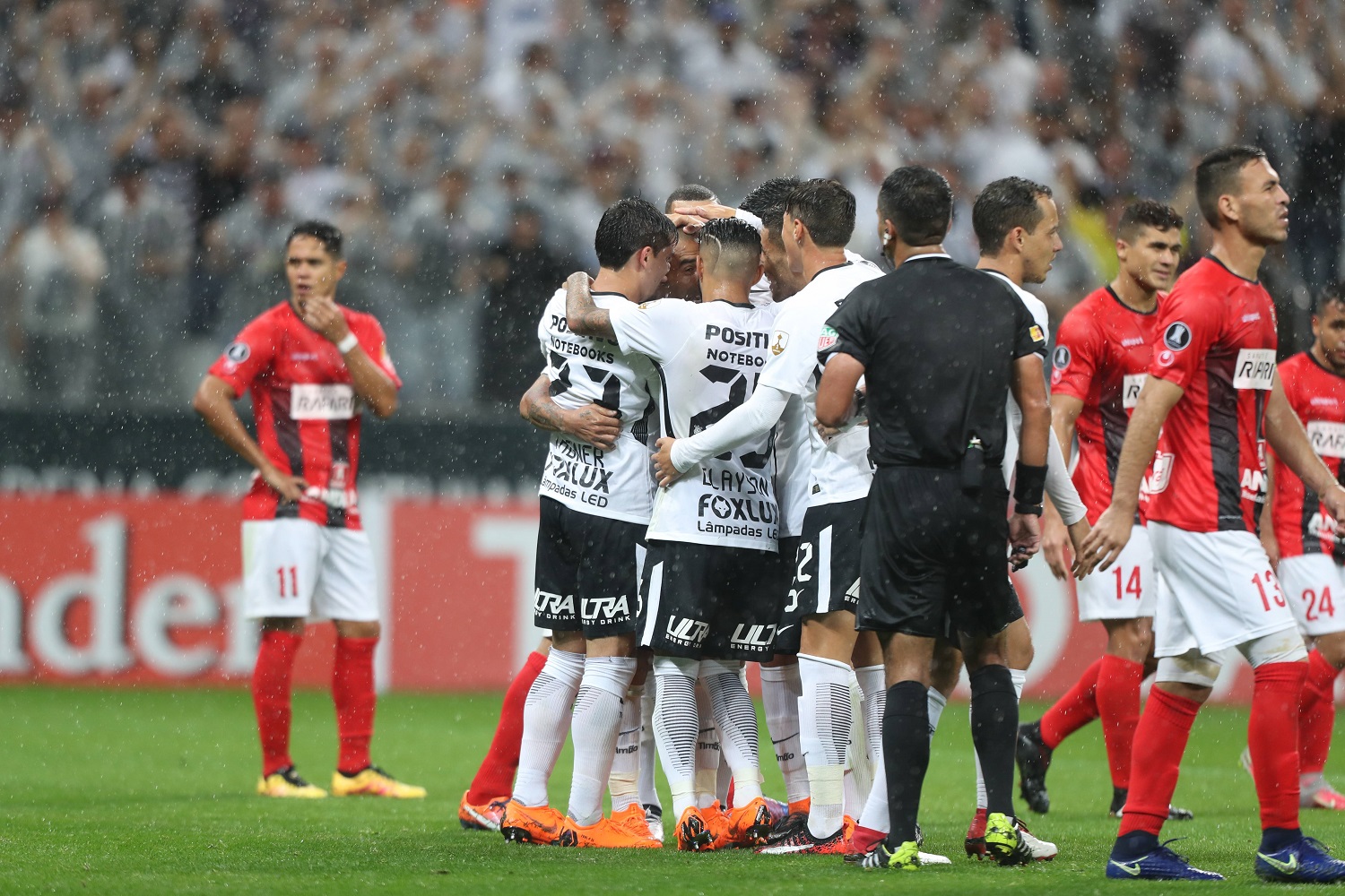 Corinthians vence Deportivo Lara pela Libertadores