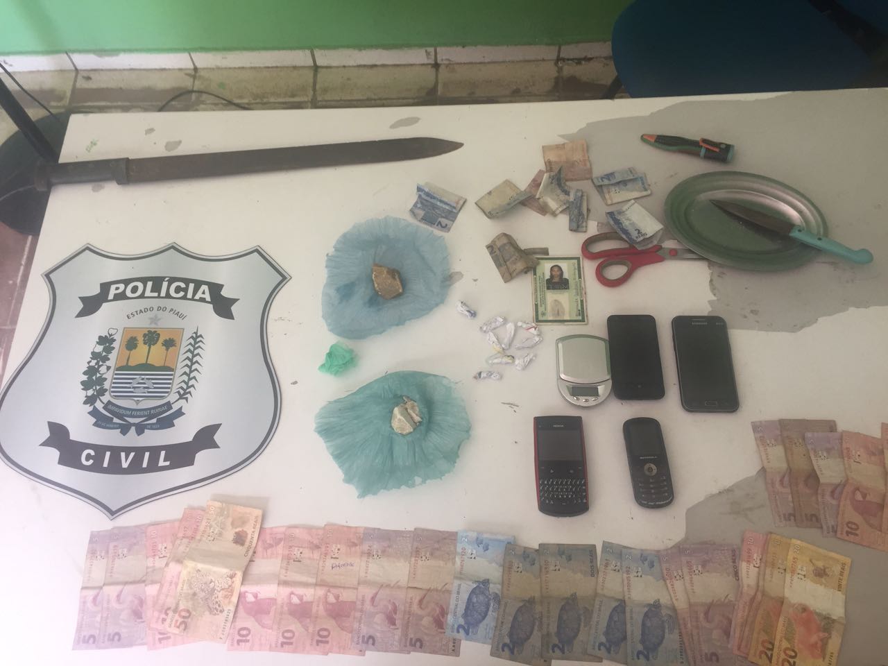 Material apreendido pela Polícia Civil no Parque Brasil 