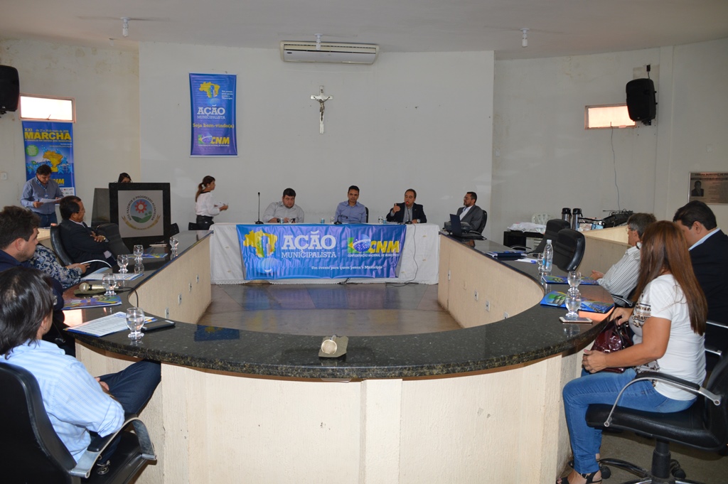 Evento reúne prefeitos da região de Picos