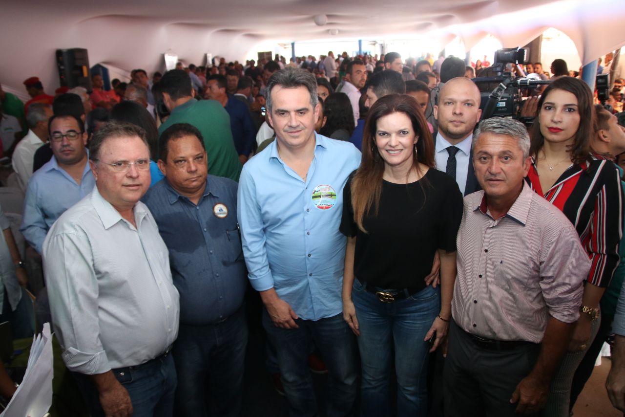 Ciro Nogueira, Blairo Maggi, Iracema Portella e demais lideranças em Gilbués 