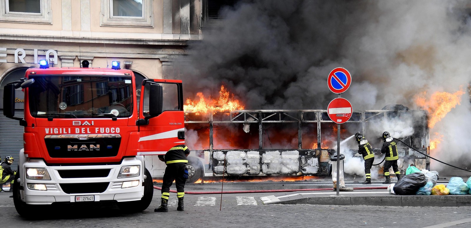 Incêndio em ônibus em Roma