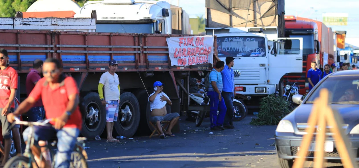 Manifestação dos caminhoneiros em Teresina