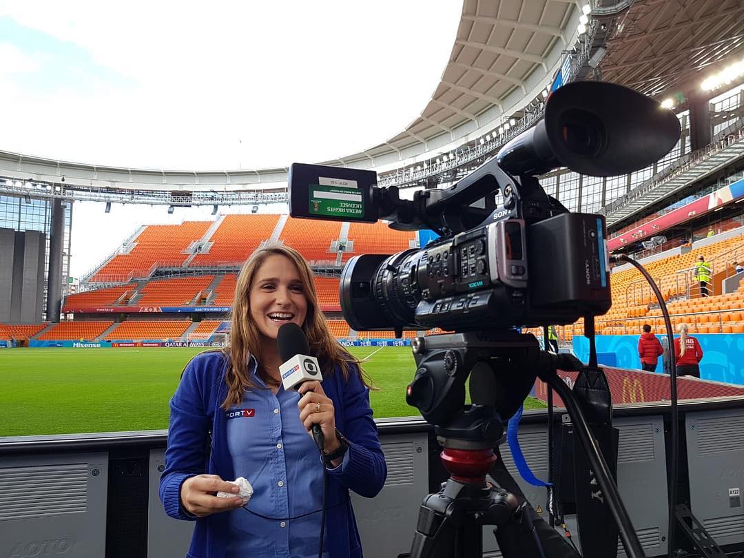 Repórter Júlia Guimarães do Grupo Globo