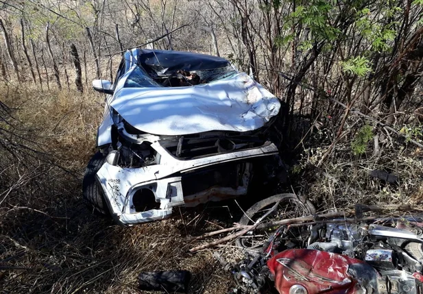 Veículos envolvidos no acidente em Marcolândia