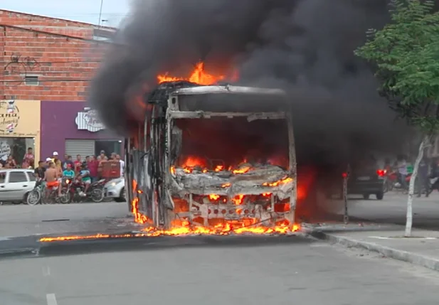 Ataques a ônibus em Fortaleza