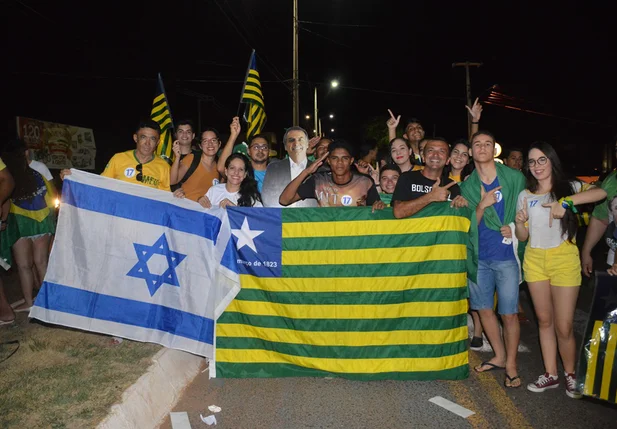 Apoiadores de Bolsonaro na concentração