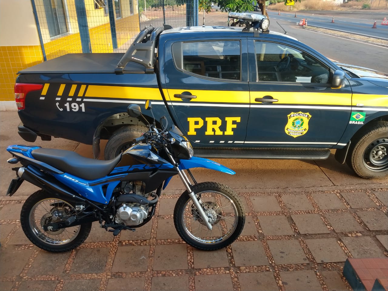Motocicleta adulterada apreendida em Picos