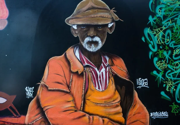 Artistas fazem grafite na Potycabana
