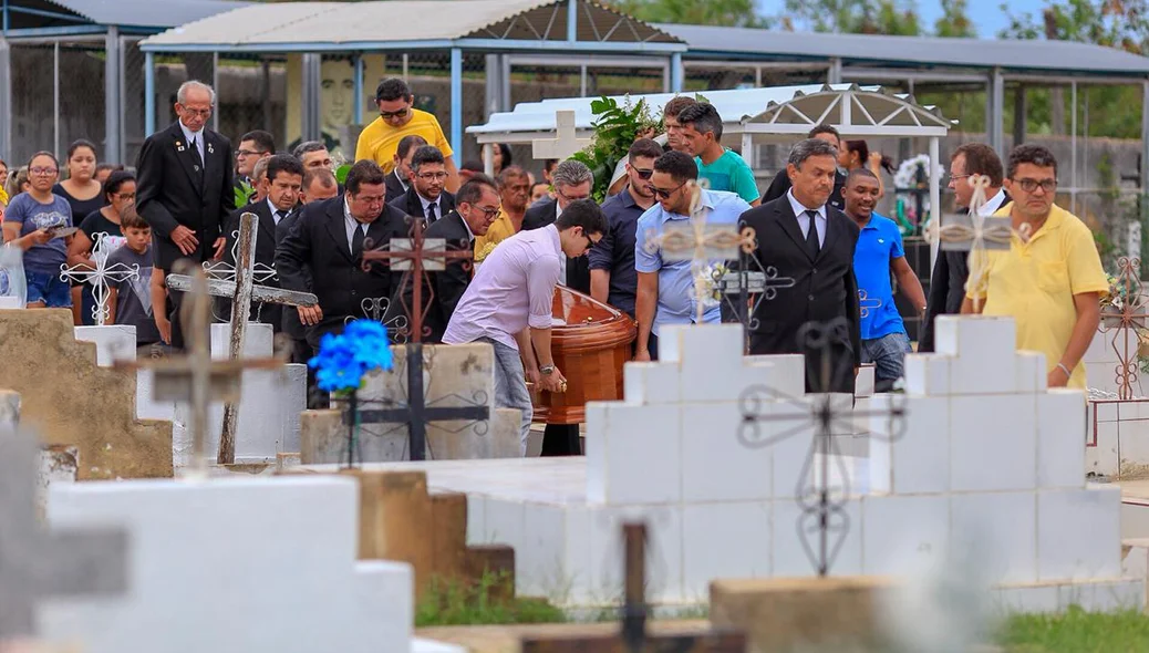 O sepultamento foi realizado no cemitério Sambaiba 
