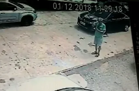 Vídeo mostra idoso sendo agredido