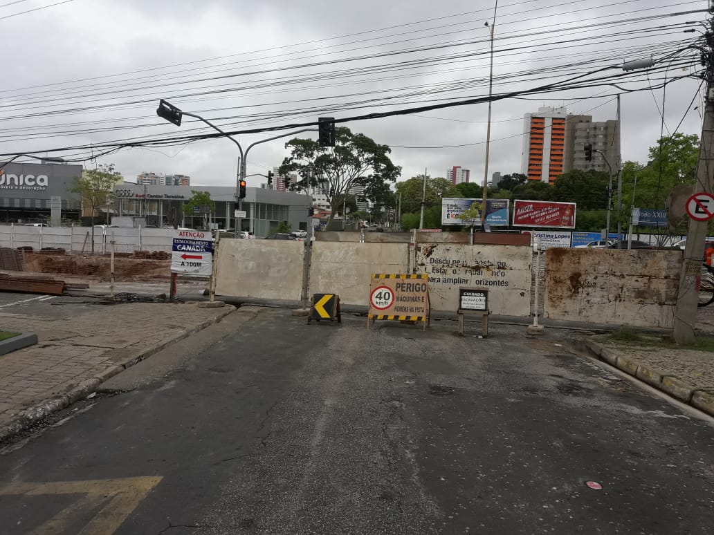 Rua Miguel Arcoverde dá acesso a Avenida João XXIII