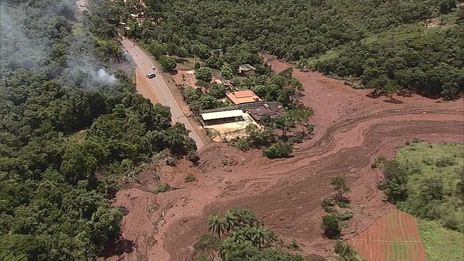 Barragem se rompe em Minas Gerais