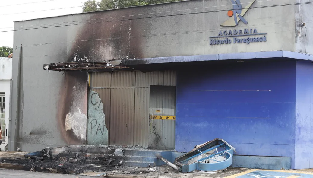 Academia Ricardo Paraguassu após o incêndio