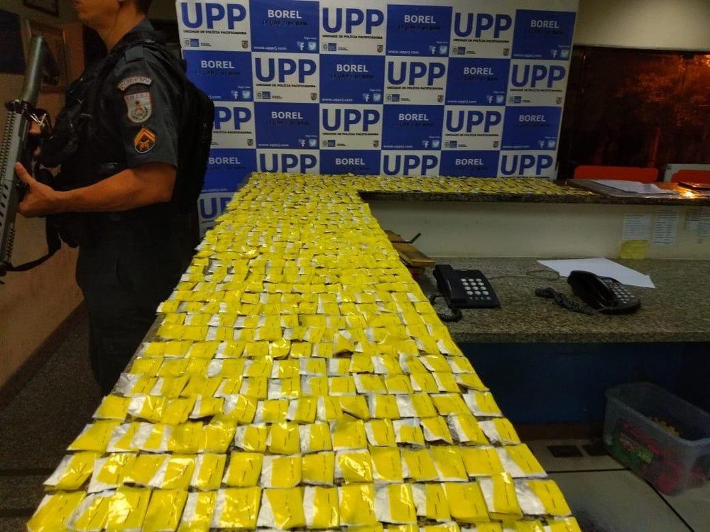 Foram apreendidas 750 papelotes de cocaína
