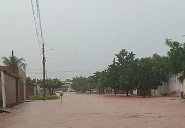 Situação de rua após forte chuva em Teresina