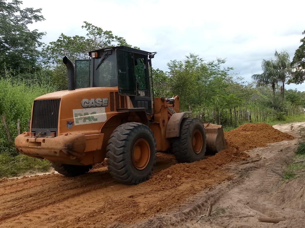 Prefeitura de Cocal trabalha na recuperação de estradas