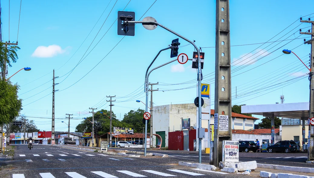 Semáforos Rua Maria Quitéria com Avenida Maria Antonieta Burlamaqui e Rua Araguaína 