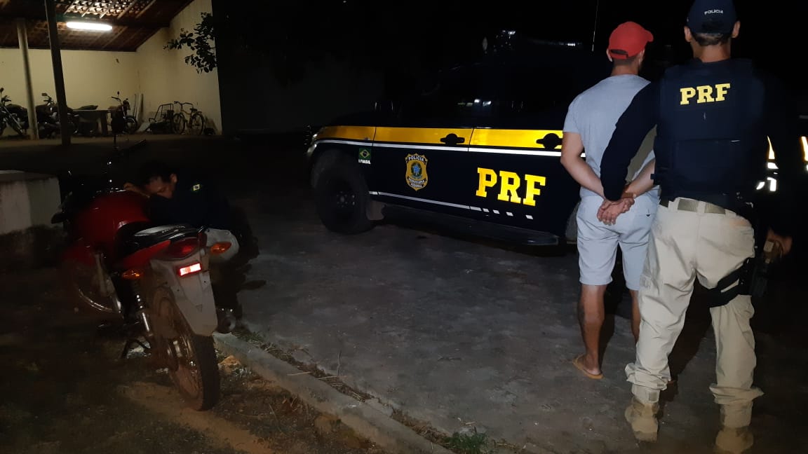 Motociclista é preso sob posse de motocicleta sem placa em Piripiri
