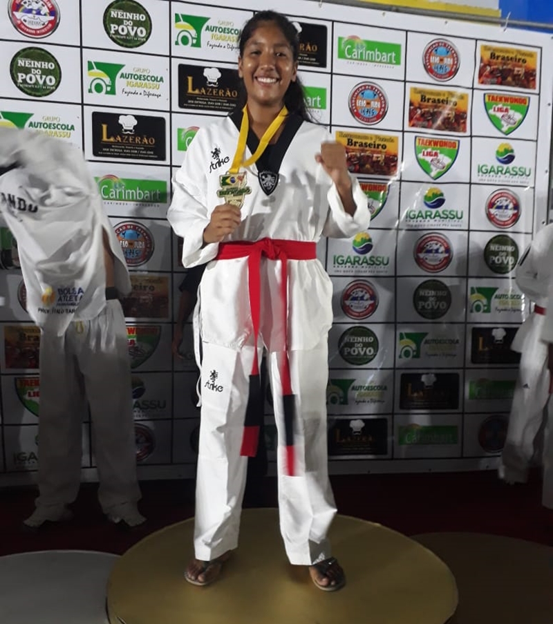 Ana Beatriz Mesquita é tricampeã brasileira de Taekwondo