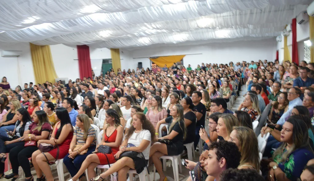 Público lota auditório do Picoense Clube