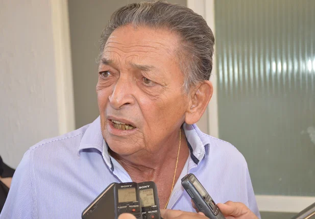 Ex-prefeito Gil Paraibano (Progressistas)