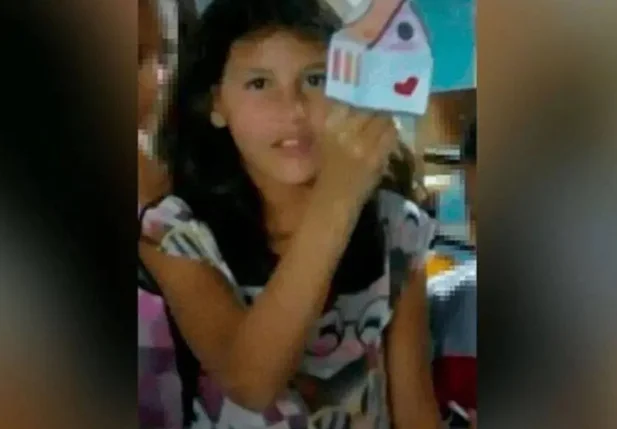 Raíssa Eloá Caparelli Dadona, de 9 anos