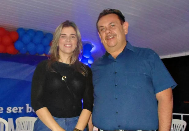 Káritha Ferreira Leal e Silas Freire