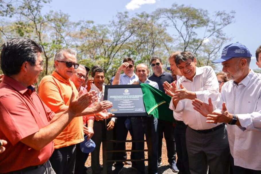 Wellington Dias inaugura estrada que liga Picos a Itainópolis