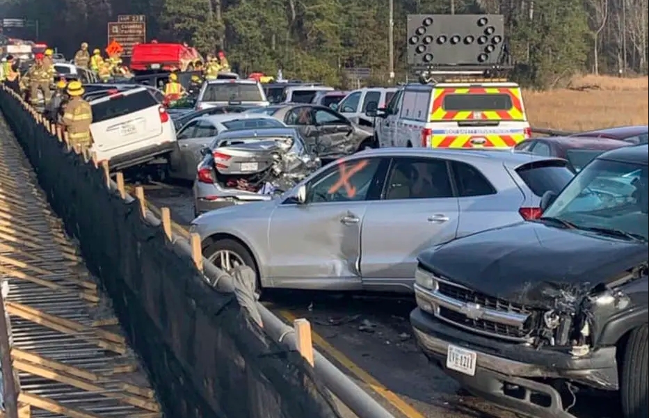Acidente envolvendo mais de 60 carros nos EUA deixa dezenas de feridos