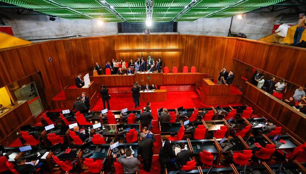Plenário da assembleia durante votação
