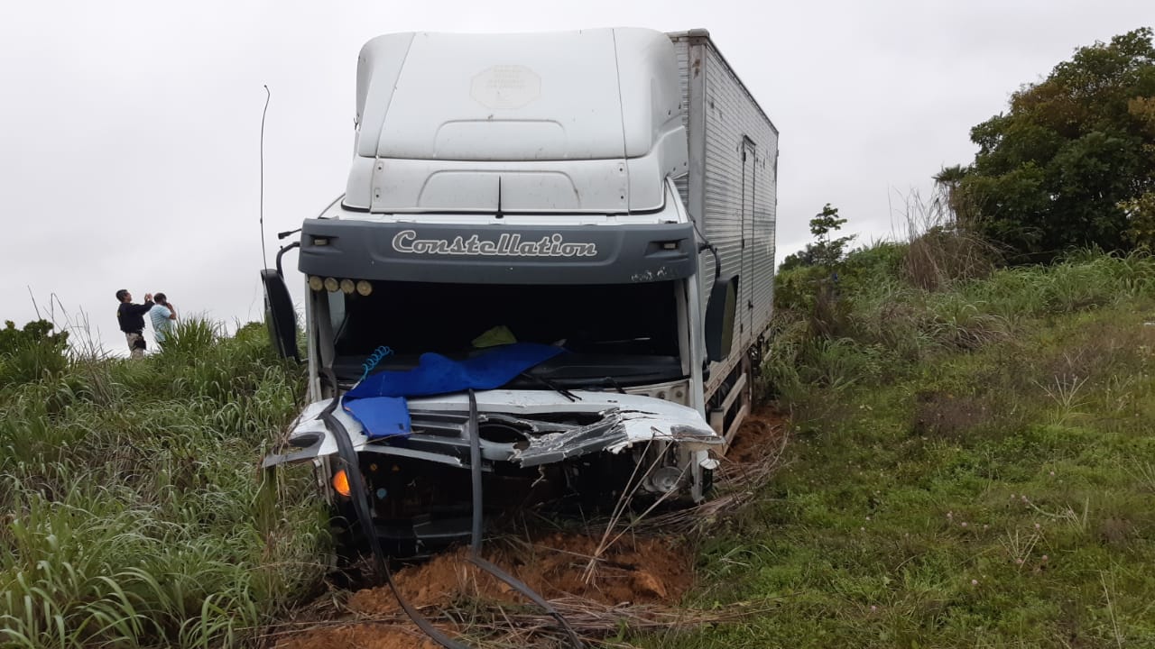 Caminhão envolvido no acidente em Campo Maior