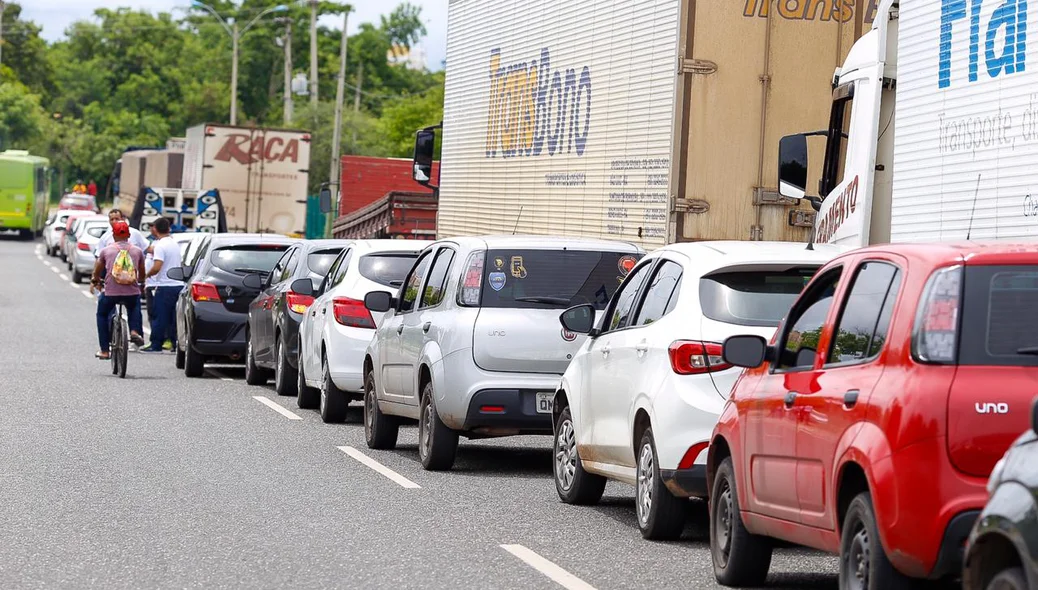 Motoristas de aplicativo protestam contra multas excessivas em Teresina 