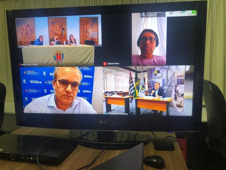 Firmino Filho participa de videoconferência da Frente Nacional dos Prefeitos
