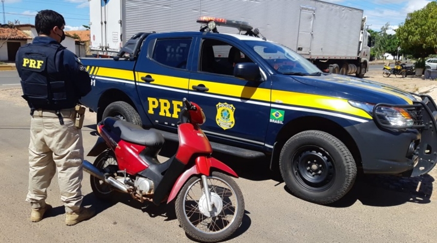 Polícia Rodoviária apreende moto roubada