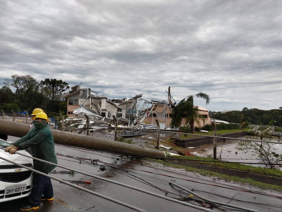 Ciclone deixa pelo menos três mortos no Sul do Brasil