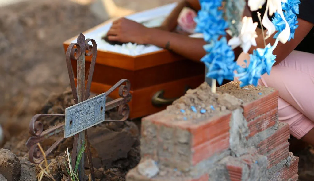 O enterro aconteceu no cemitério do bairro Renascença