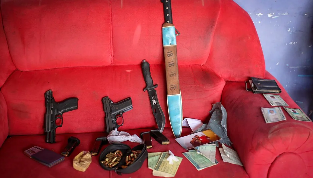 Polícia Civil apreendeu drogas, armas e munições